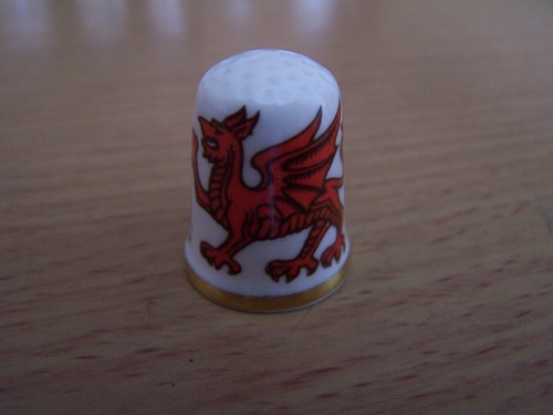Caverswall porcelain thimble - ,