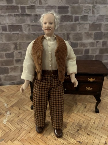 Dolls house scale - 1/12,