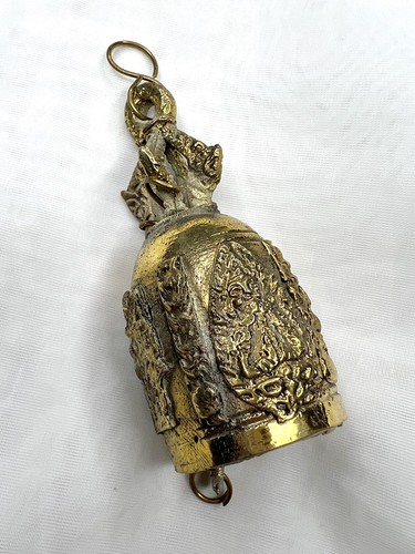 Gold toned brass temple - gold,