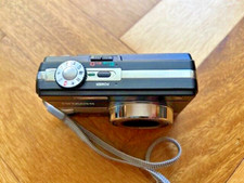 Hitachi HDC-1051E 10mp digital camera 3x Optical Zoom, no charger so untested