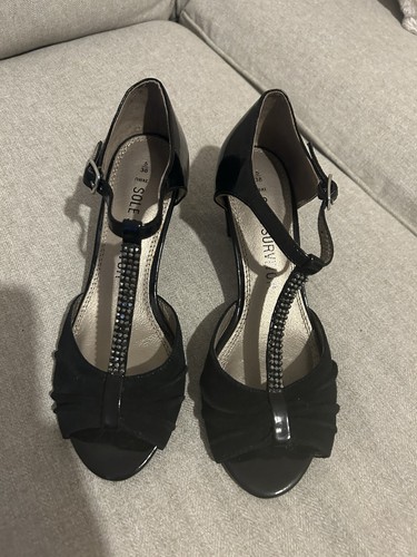Next sole survivor black peep - survivor,