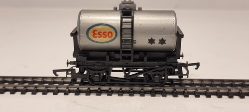 Hornby esso tank wagon - esso, wagon,