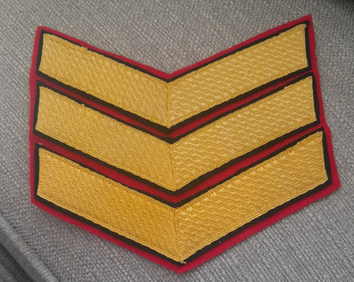 Chevron large gold black - &,