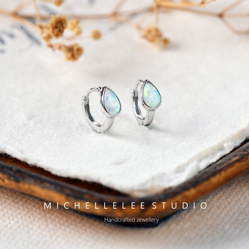 Minimalist white opal droplet - opal,