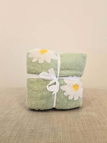 Throw next sage green daisy - green,