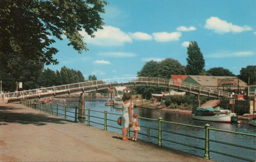 Eel pie island bridge - pie,