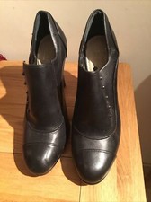 BNWT M & S AUTOGRAPH  6.5