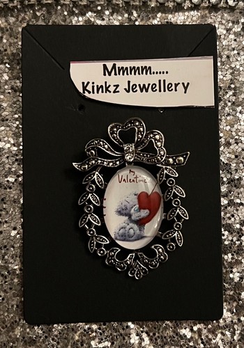 Valentines present brooch - present, /