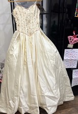 Ian Stuart French bustle