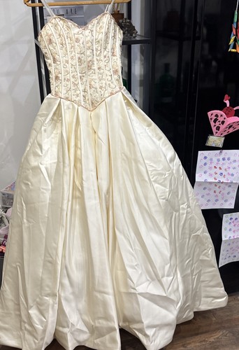 Ian stuart french bustle - ian,
