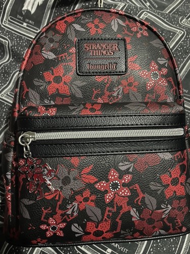 Loungefly stranger things - stranger,