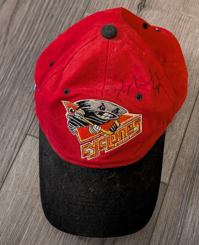 Cyclones signed adjustable - signed,