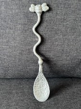 Vintage Glover & Smith pewter Honey Bee spoon, Polished, VGC (c3)