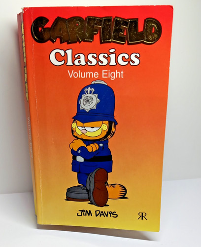 Garfield classics paperback - garfield,