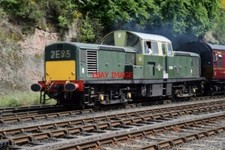 PHOTO  V4 CLASS 17 NO D8568 IN