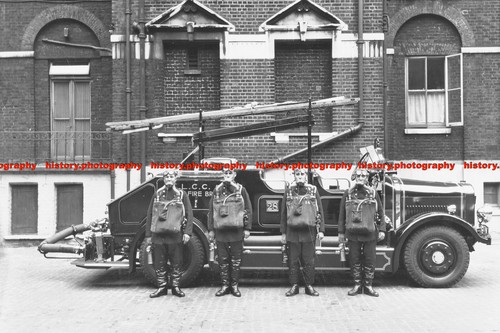 F001884 crew breathing - f001884,