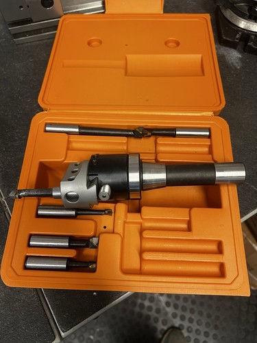 Milling tooling - r8,