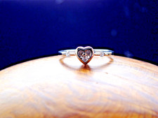 STYLISH 18CT WHITE GOLD