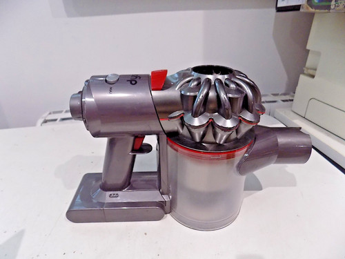 Dyson absolute vacuum - v8,