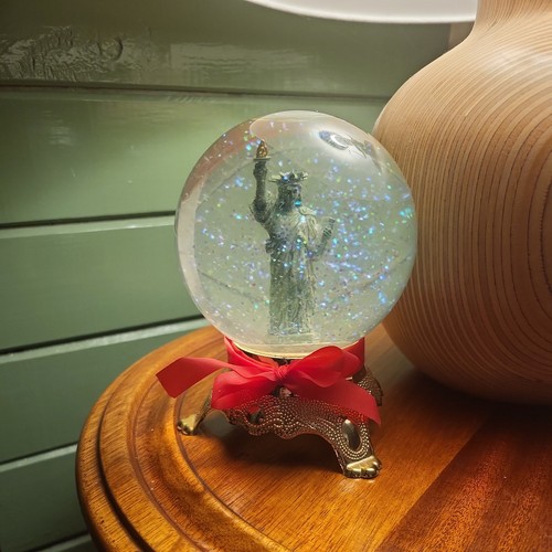 Statue liberty snow globe - liberty,