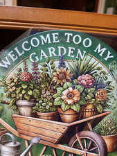 Garden Decor, Metal sign. Pre-Drilled. Funny Spelling  Error. 20.32cm.  