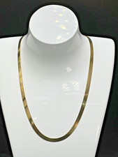 Elegant 9ct Yellow Gold