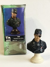 1 x VERLINDEN. WWII GERMAN LIEBSTANDARTE PANZER OFFICER SOLDIER. RESIN BUST.