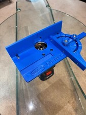 Bosch GKF 18V-25 Mini Bench Top Router Table Insert with Angle/Fence Guide