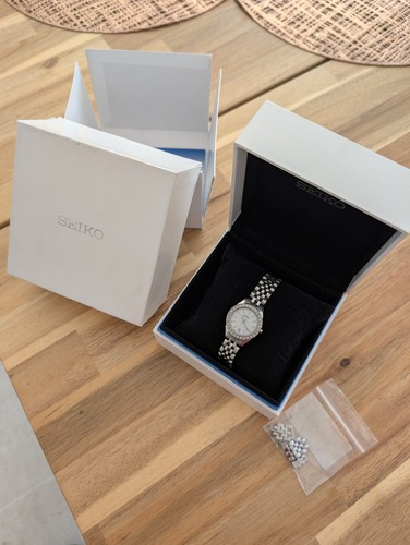 Seiko quartz ladies watch - quartz,