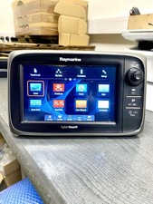 Raymarine E7d Chartplotter
