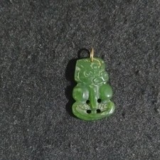Antique? Vintage?  Carved Jade Maori Hei Tiki Pendant Necklace Green New Zealand