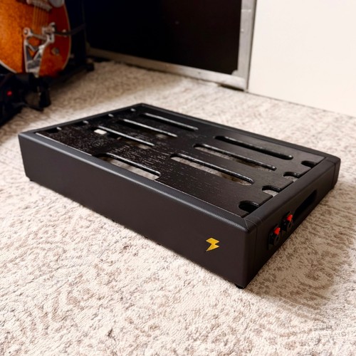 Bolt custom pedalboard - pedalboard, black