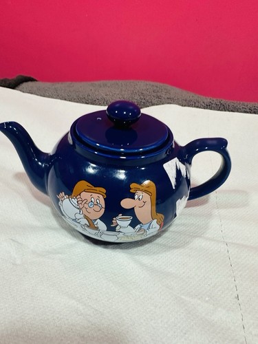 Vintage lyons tetley teapot - lyons,