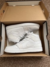 Nike Air Jordan 1 Mid Triple