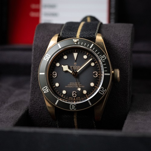 Tudor black bay bronze - black,