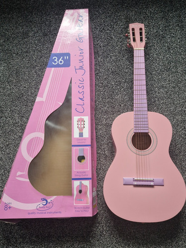 Classic junior guitar size - junior,