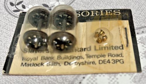 Spoked wagon wheels axles - ,