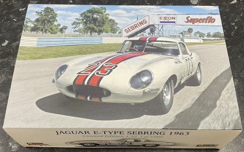 2007 revell monogram jaguar - 2007,