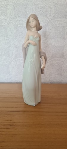 Lladro 5487 ingenue 1st - lladro, "ingenue",