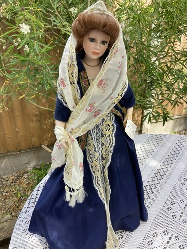 Porcelain doll vintage dsn - doll,