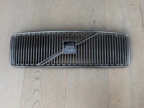 Volvo 850 front grill - front,