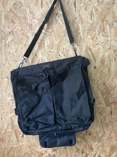 Sterling travel garment - ,