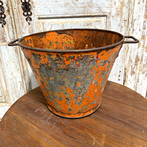 Vintage large rust metal - rust,