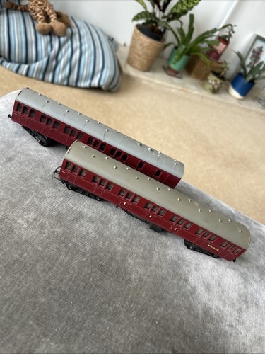 Triang passenger carriages - triang, 2
