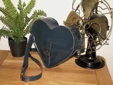 Dr. Martens heart shaped x agyness deyn crossbody leather shoulder bag (26)