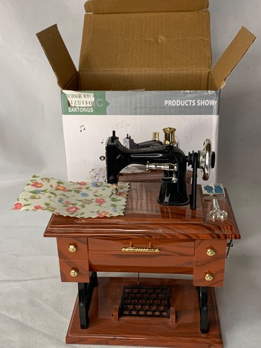 Vintage mini sewing machine - mini,
