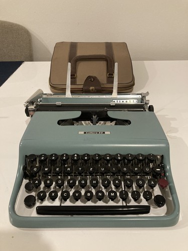 Olivetti lettera typewriter - lettera, 22