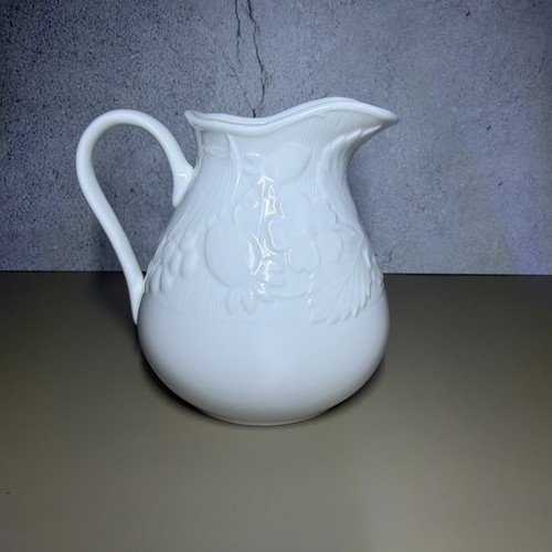 Wedgwood strawberry vine white - vine,