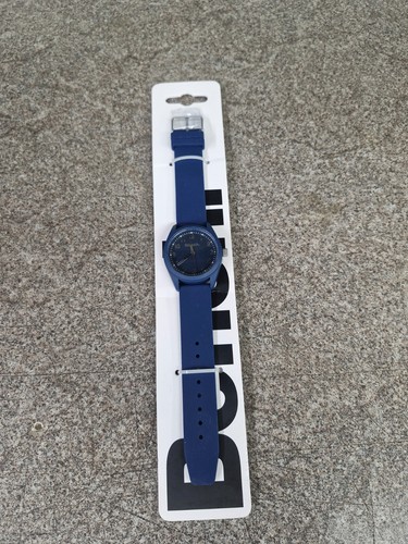 Bench men watch blue black - bench,