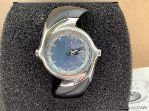Oakley crush ladies watch - 2.5,
